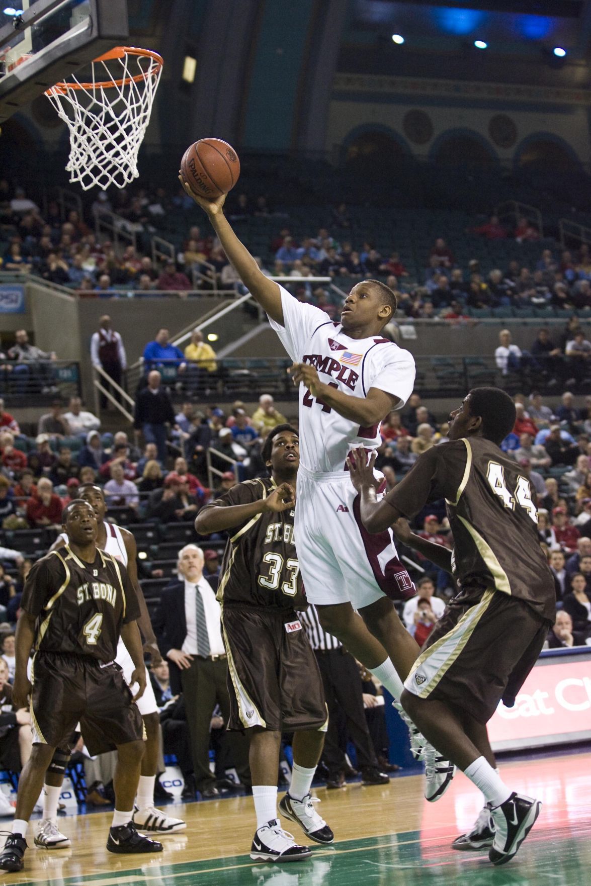 A10 basketball Quarters